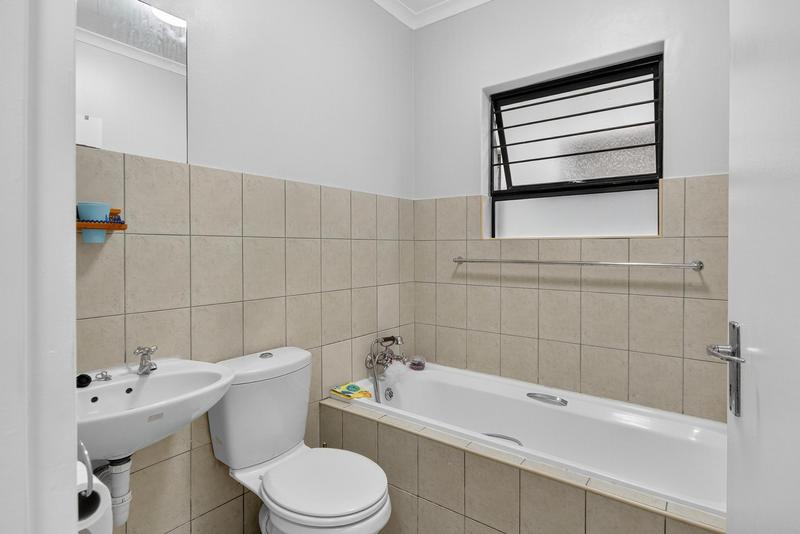 To Let 2 Bedroom Property for Rent in Somerset West Western Cape